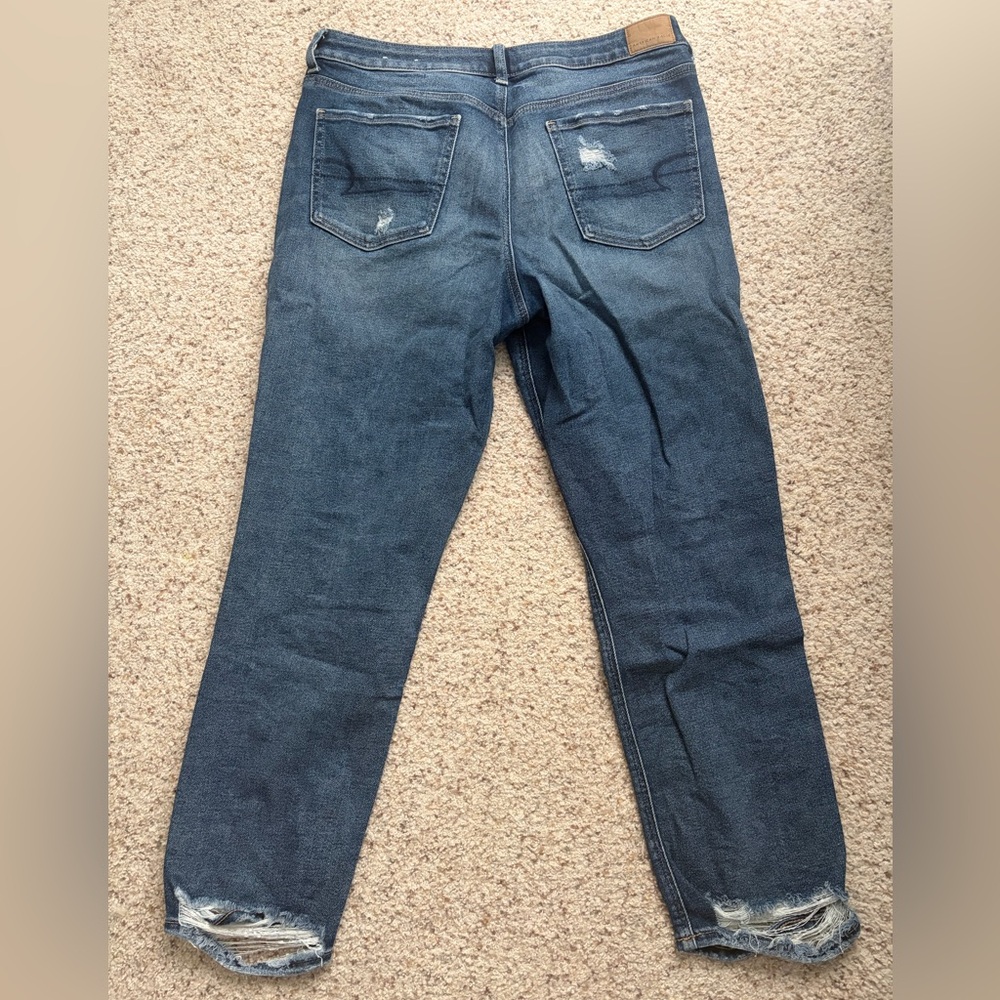 American Eagle Outfitters Ripped Boyfriend Jeans - Picture 4 of 4